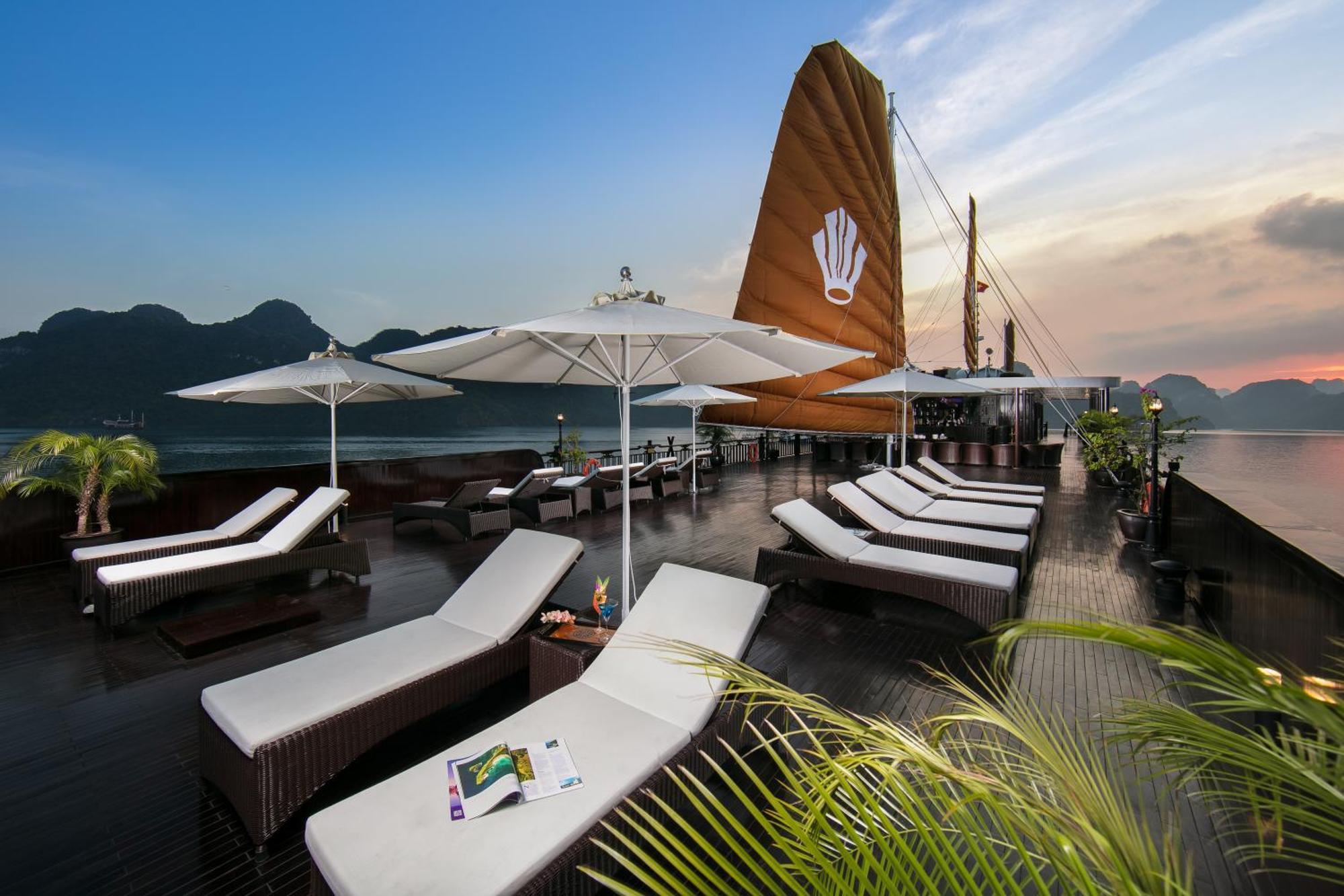 Hotel Genesis Luxury Regal Cruises Ha Long Zewnętrze zdjęcie
