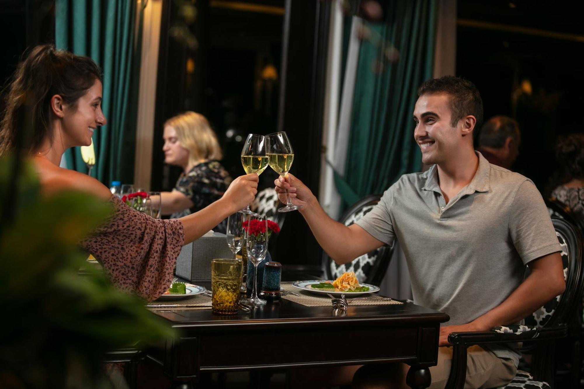Hotel Genesis Luxury Regal Cruises Ha Long Zewnętrze zdjęcie