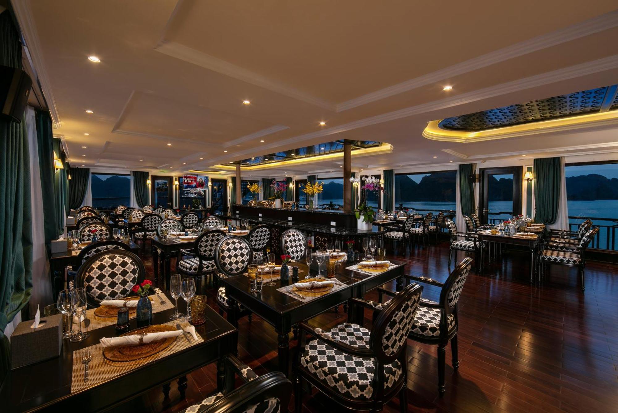 Hotel Genesis Luxury Regal Cruises Ha Long Zewnętrze zdjęcie