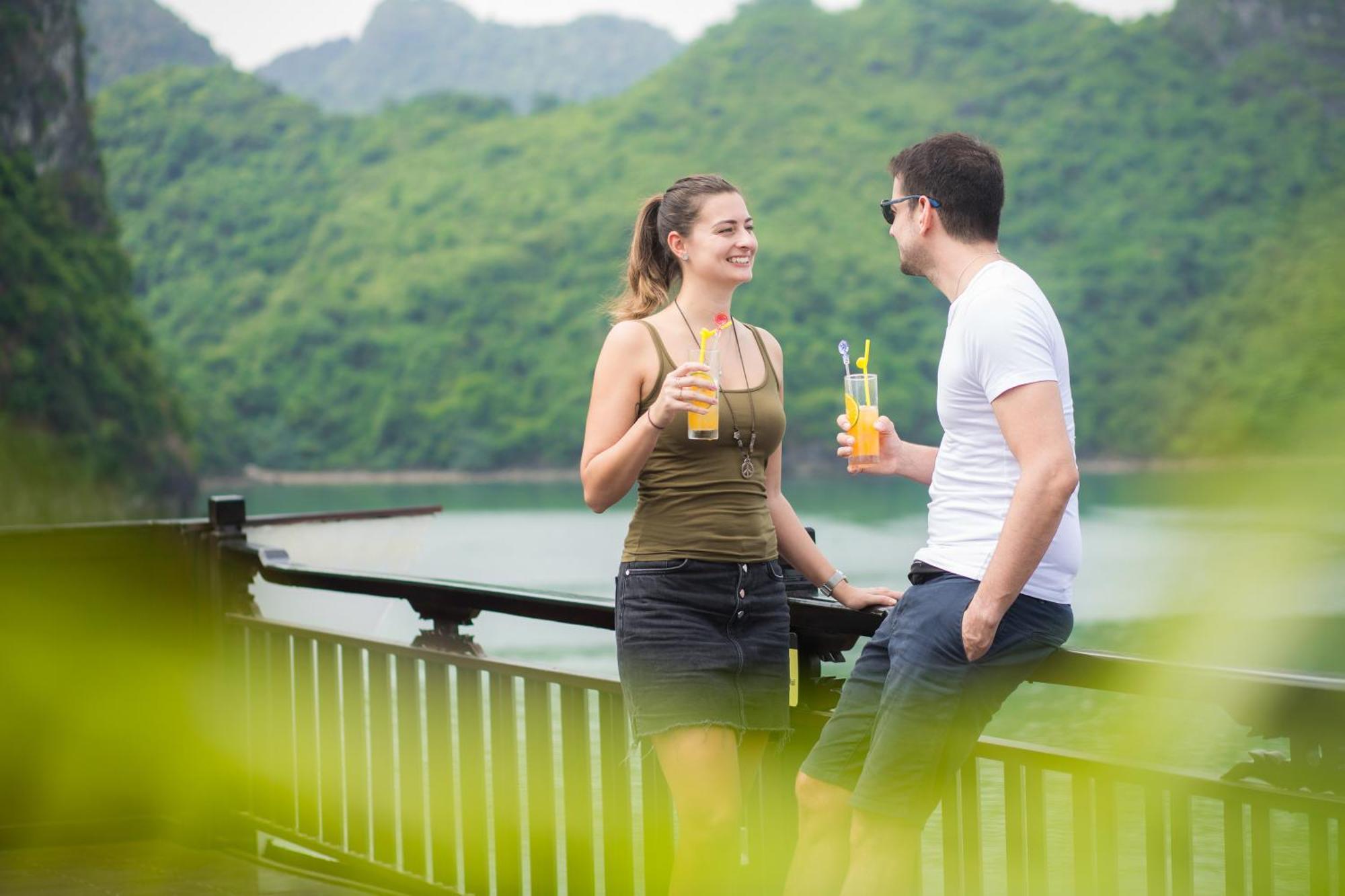 Hotel Genesis Luxury Regal Cruises Ha Long Zewnętrze zdjęcie